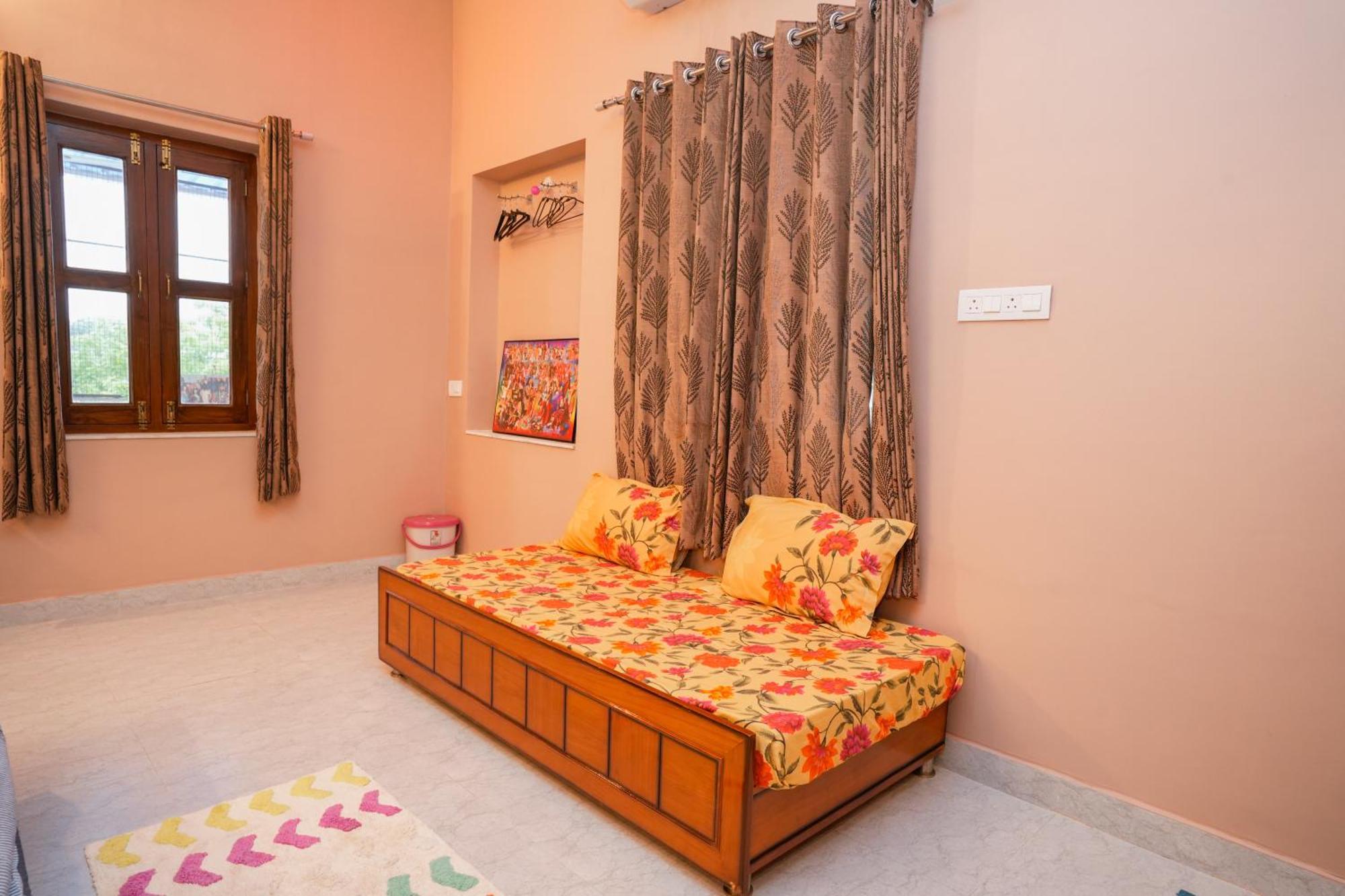 Pushkar Cooking Art And Home Stay ภายนอก รูปภาพ